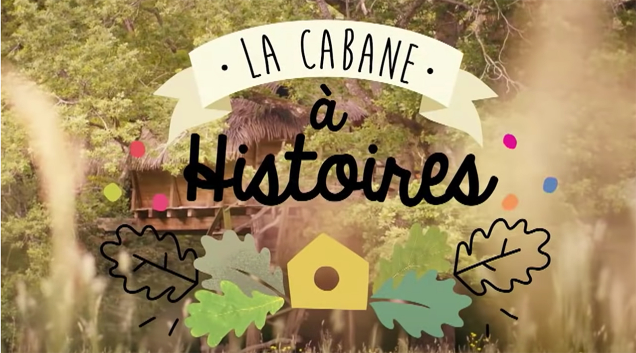 décor du documentaire, une cabane dans les arbres reconstruites en studio