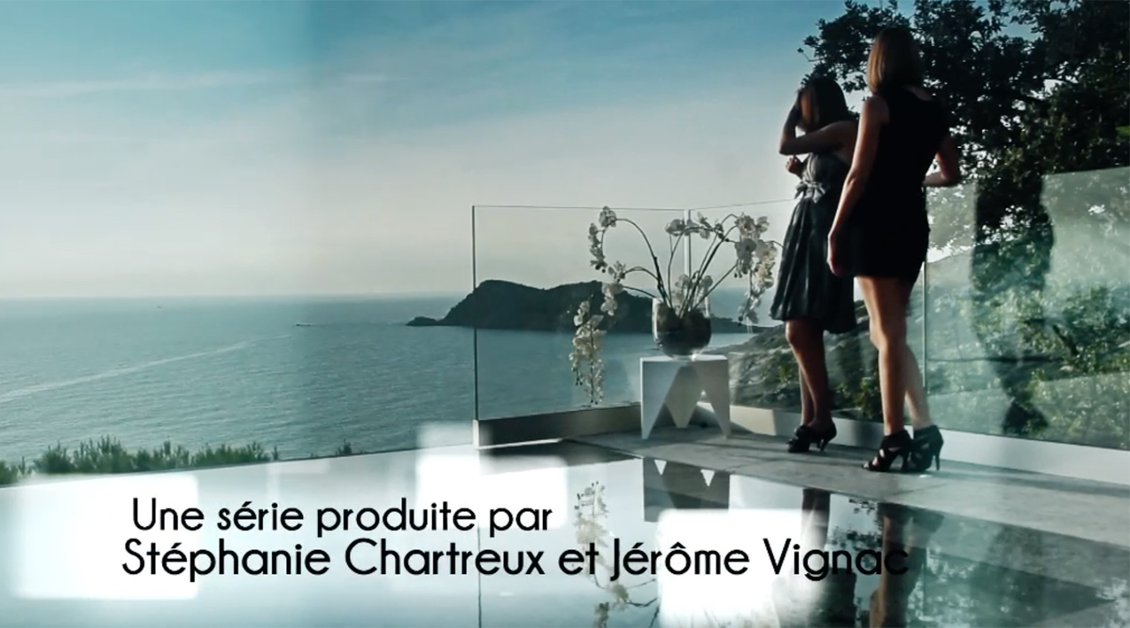 décor bord de piscine pour la série télévisée sous le soleil de saint trpez